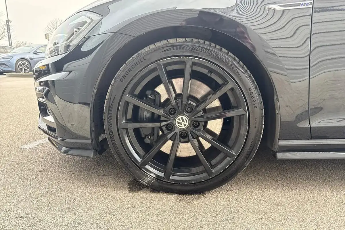 2018-volkswagen-golf-20-tsi-r-hatchback-3d-dsg-big-6