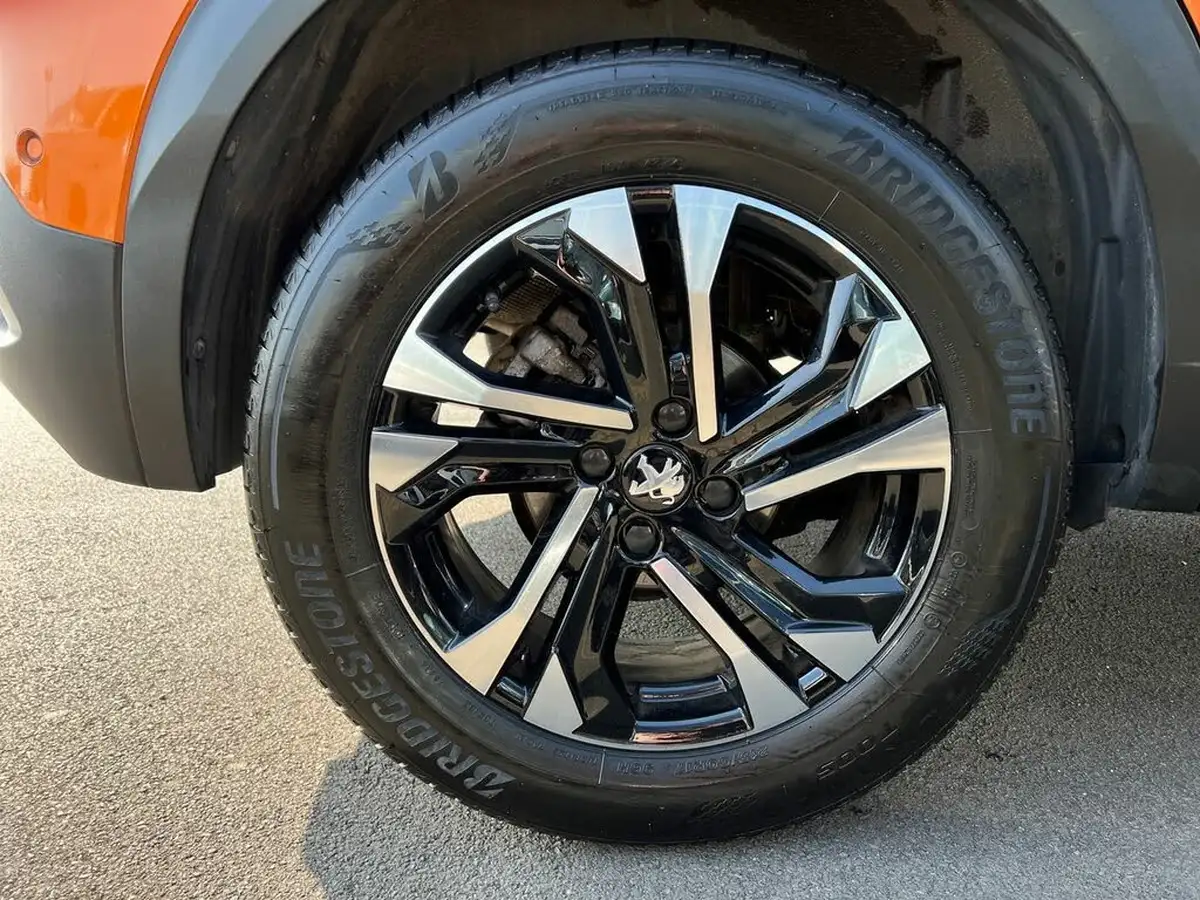 2022-peugeot-2008-suv-12-puretech-gt-big-24