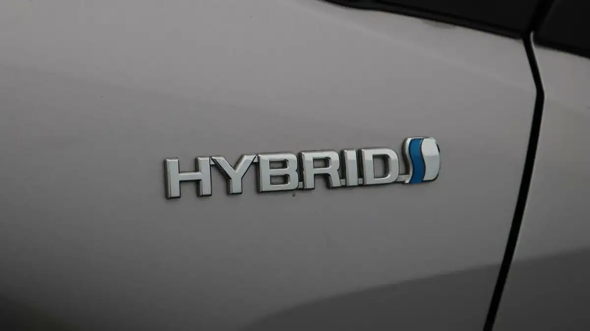 2022-toyota-c-hr-18-vvt-i-design-big-20