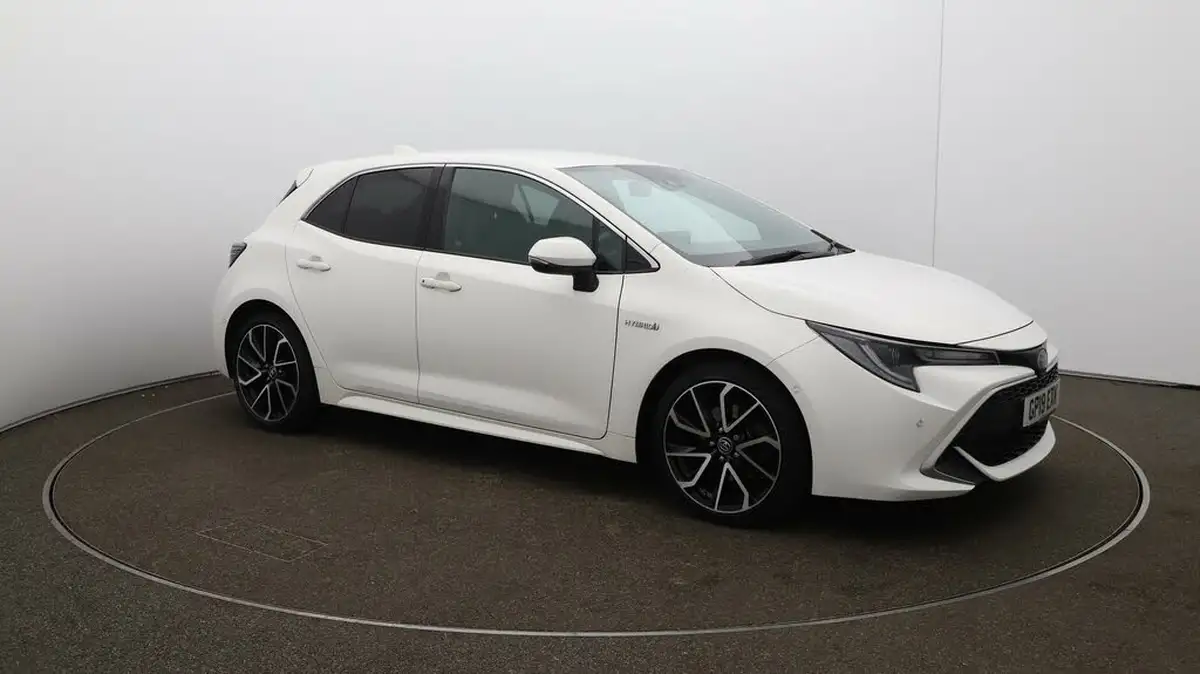 2019-toyota-corolla-20-vvt-i-excel-trk-hatchback-big-36