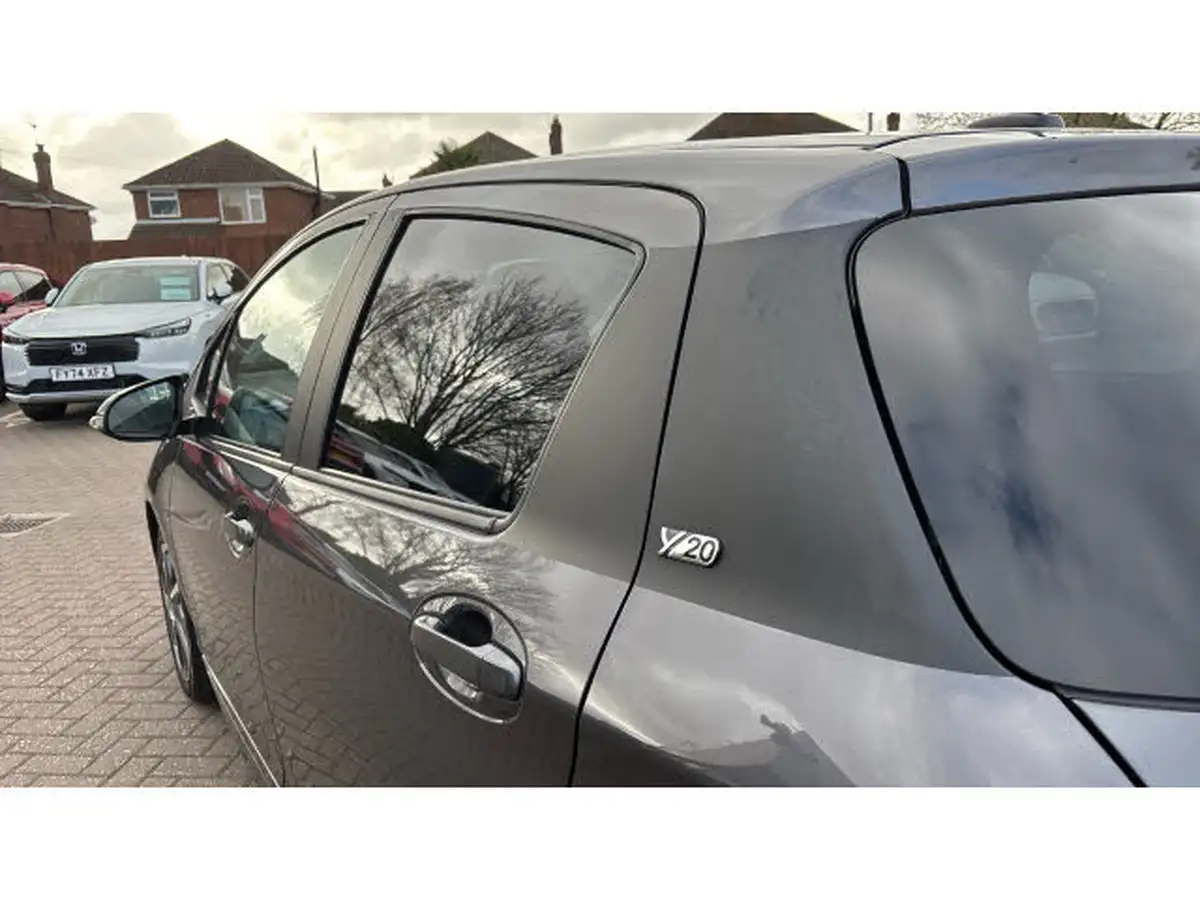 2020-toyota-yaris-15-vvt-i-y20-111bhp-1496cc-big-24