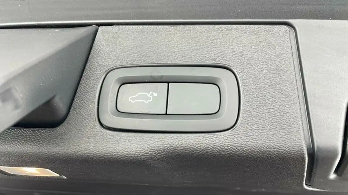 2021-volvo-xc60-20td-b4-r-design-awd-big-30