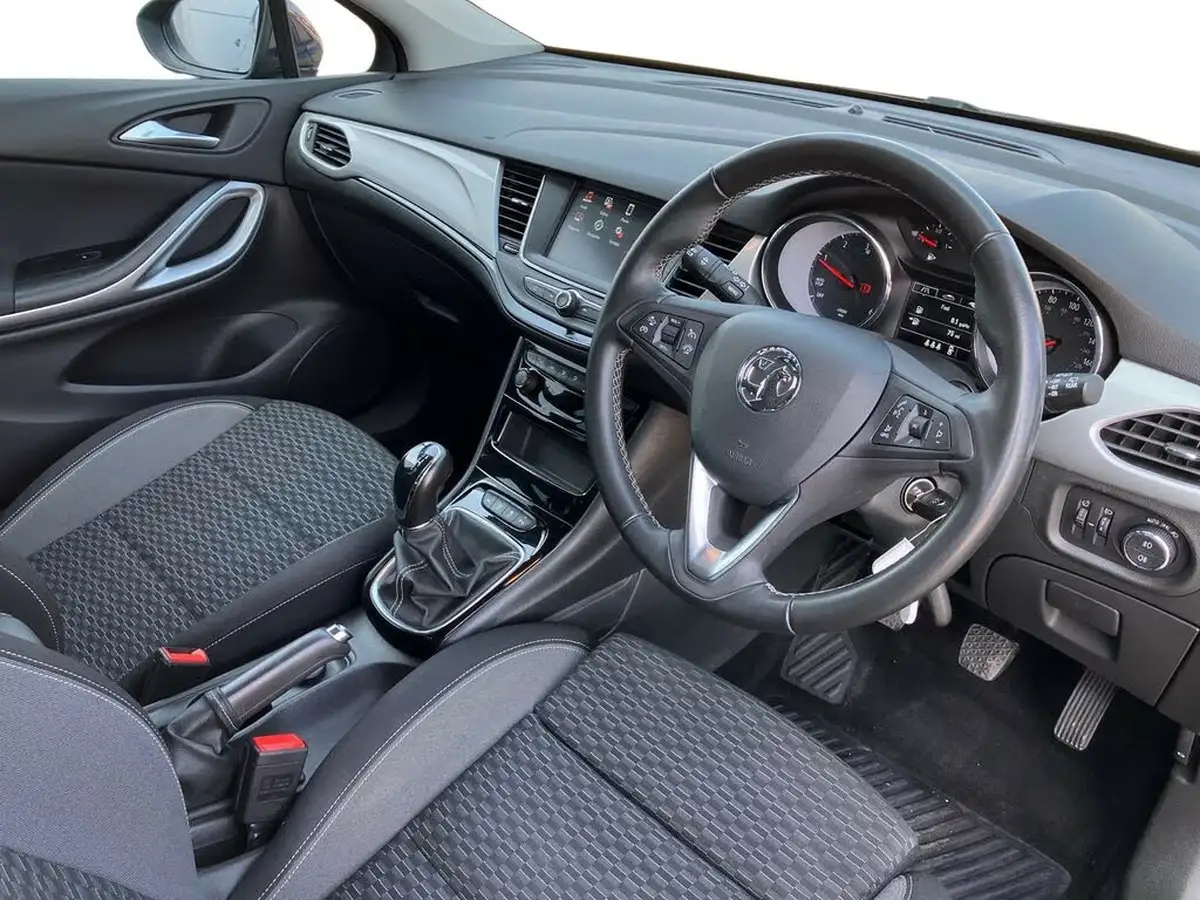 2020-vauxhall-astra-15-turbo-d-sri-vx-line-nav-big-15