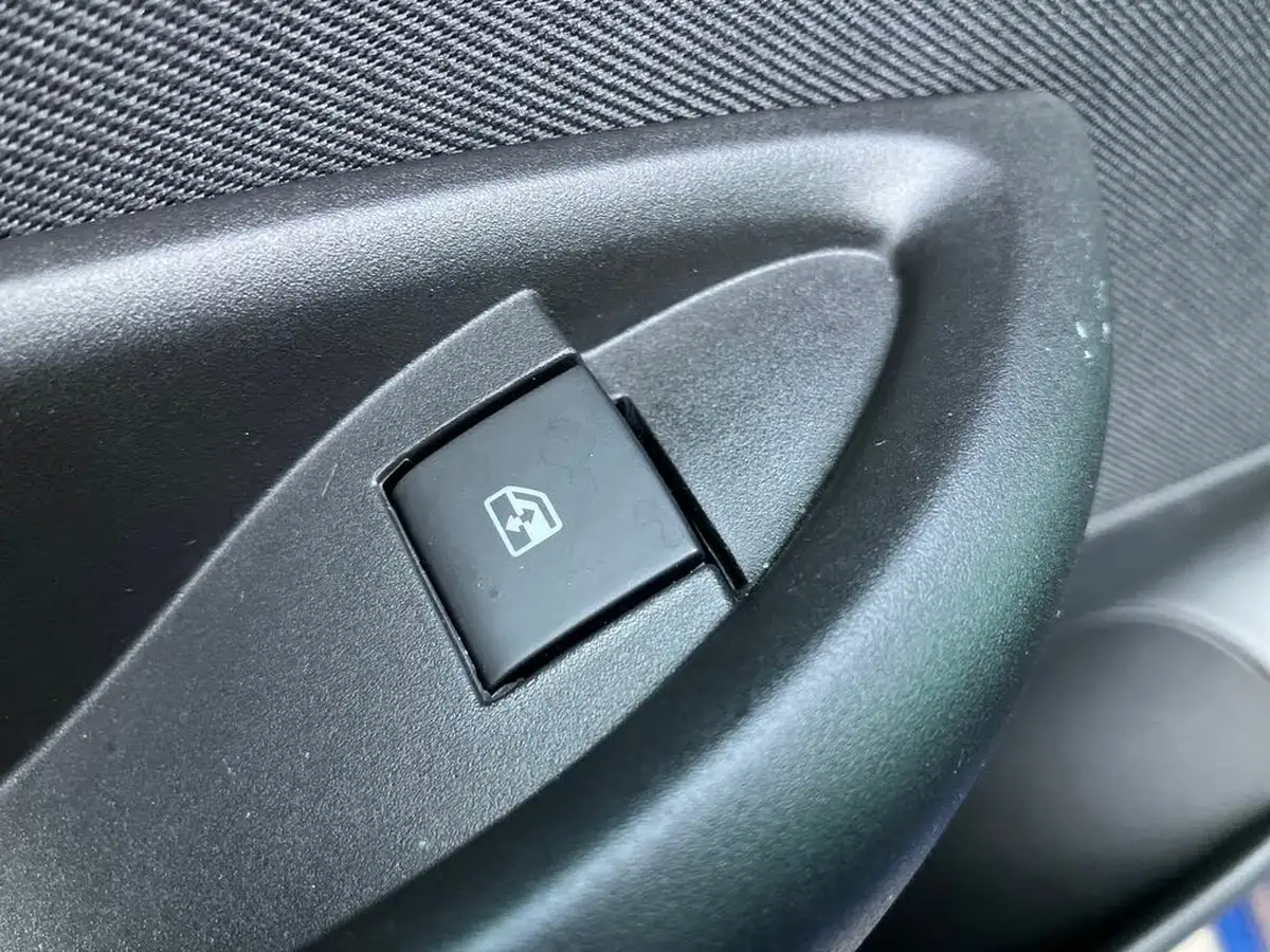 2020-vauxhall-astra-15-turbo-d-sri-vx-line-nav-big-40