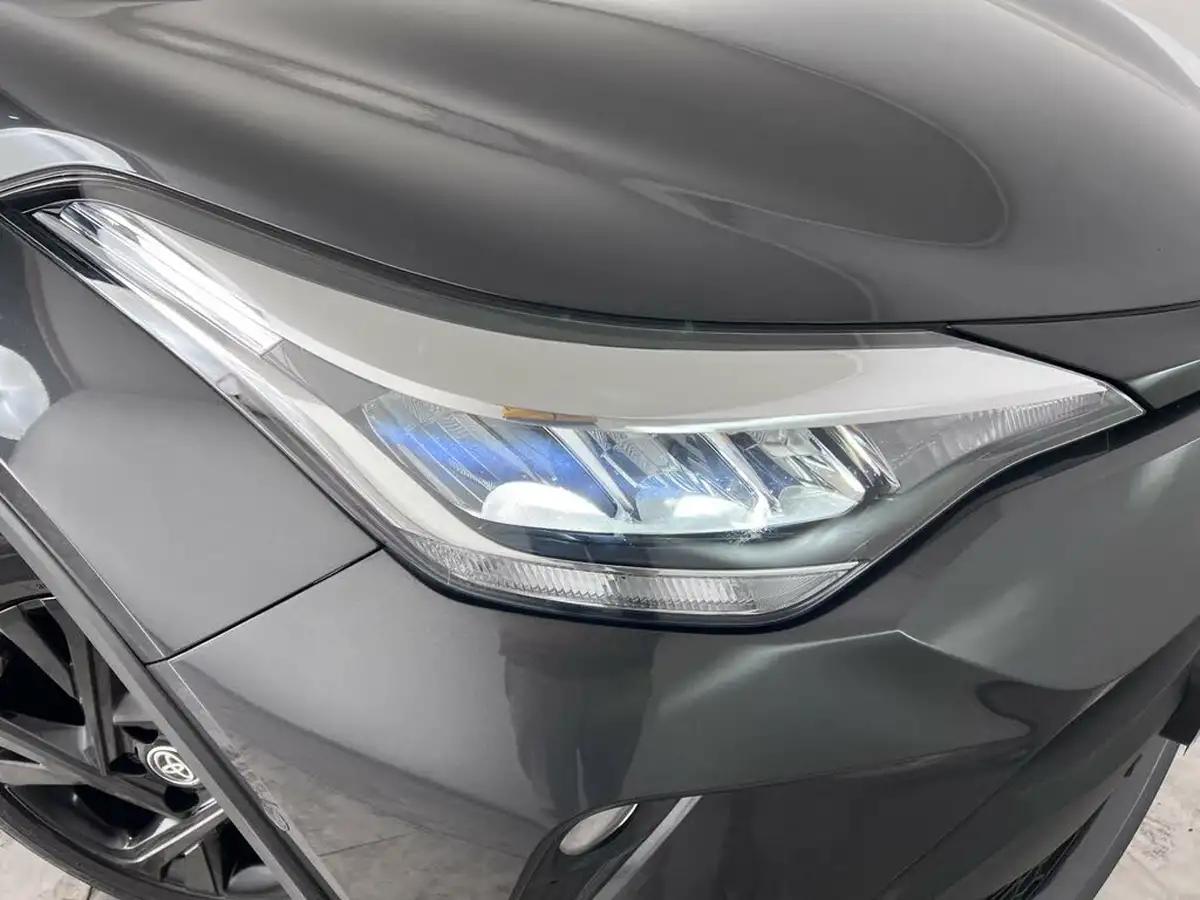 2022-toyota-c-hr-18-vvt-i-design-big-3