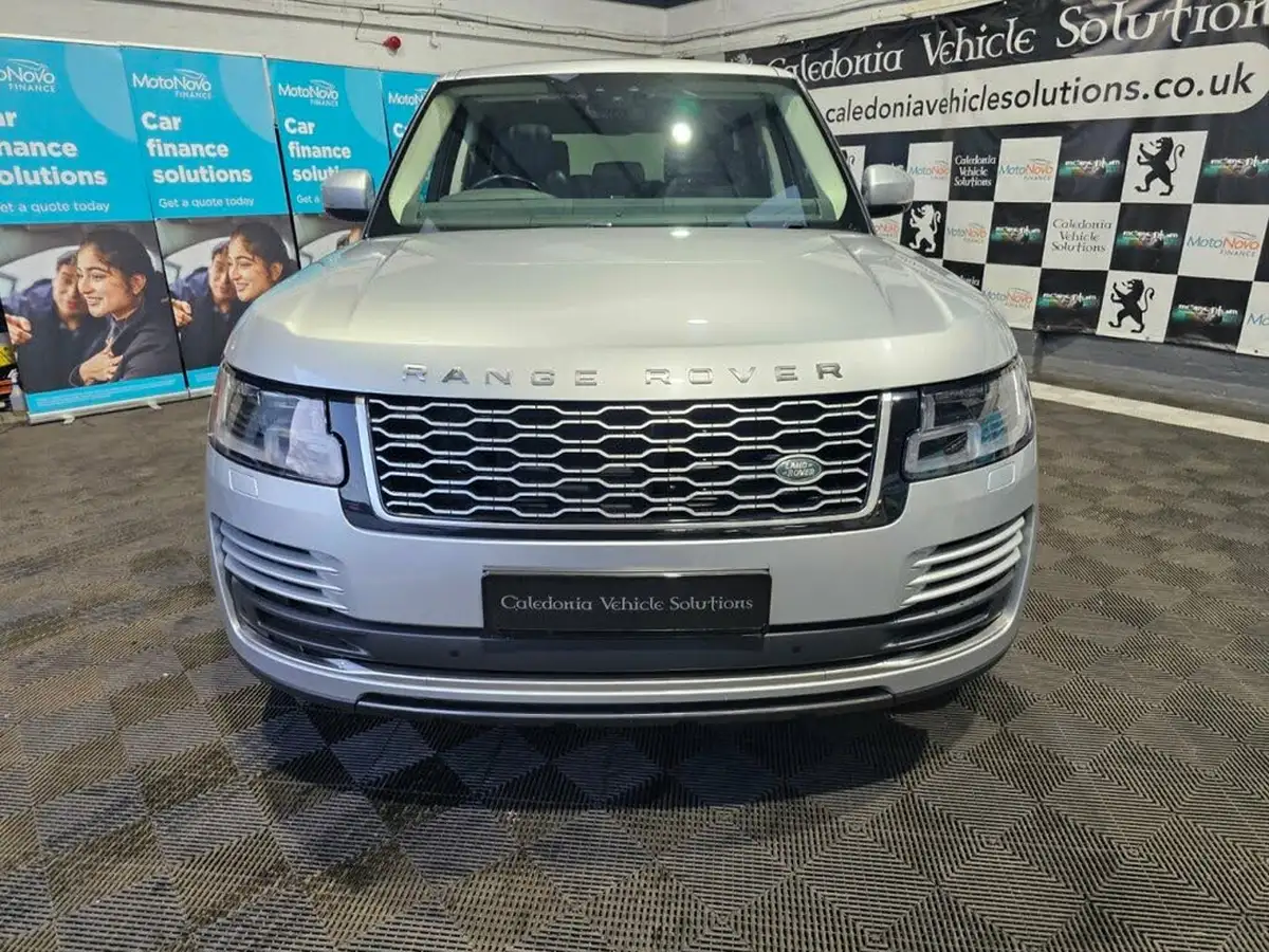 2019-land-rover-range-rover-30-sd-v6-vogue-big-74