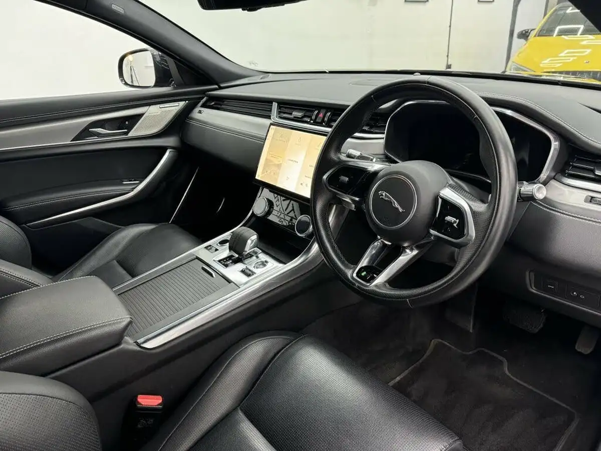 2020-jaguar-xf-20-d200-r-dynamic-se-rwd-saloon-4d-big-16