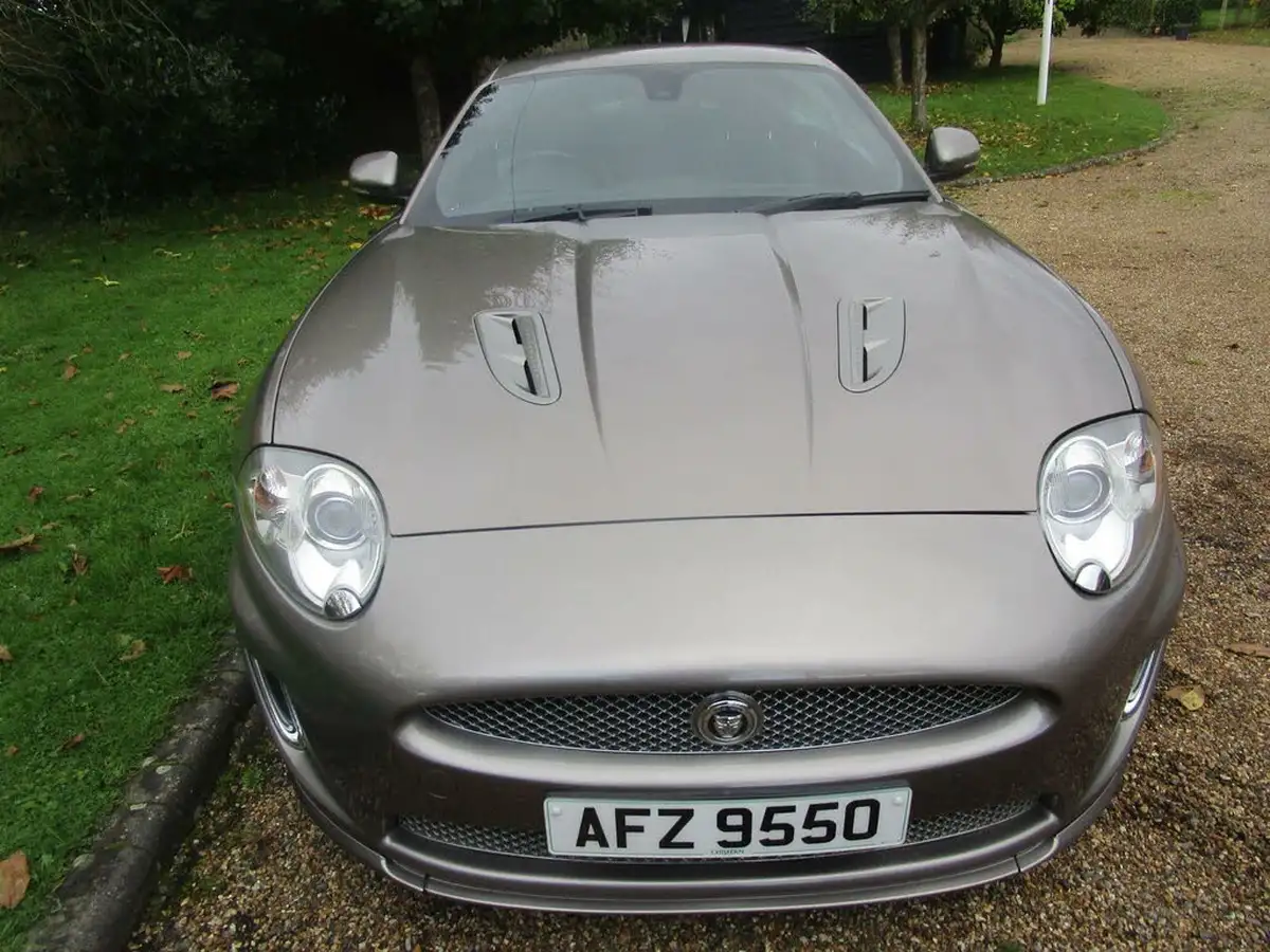 2010-jaguar-xkr-50-coupe-big-17
