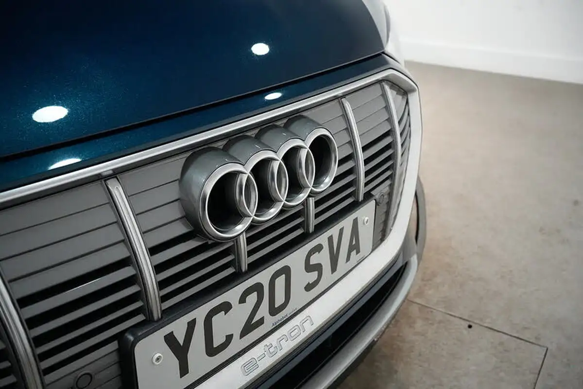 2020-audi-e-tron-50e-technik-big-14
