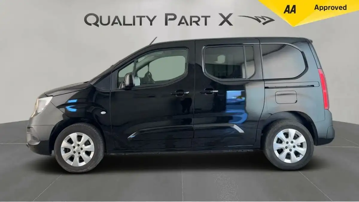 2022-vauxhall-combo-life-15-se-100ps-big-1