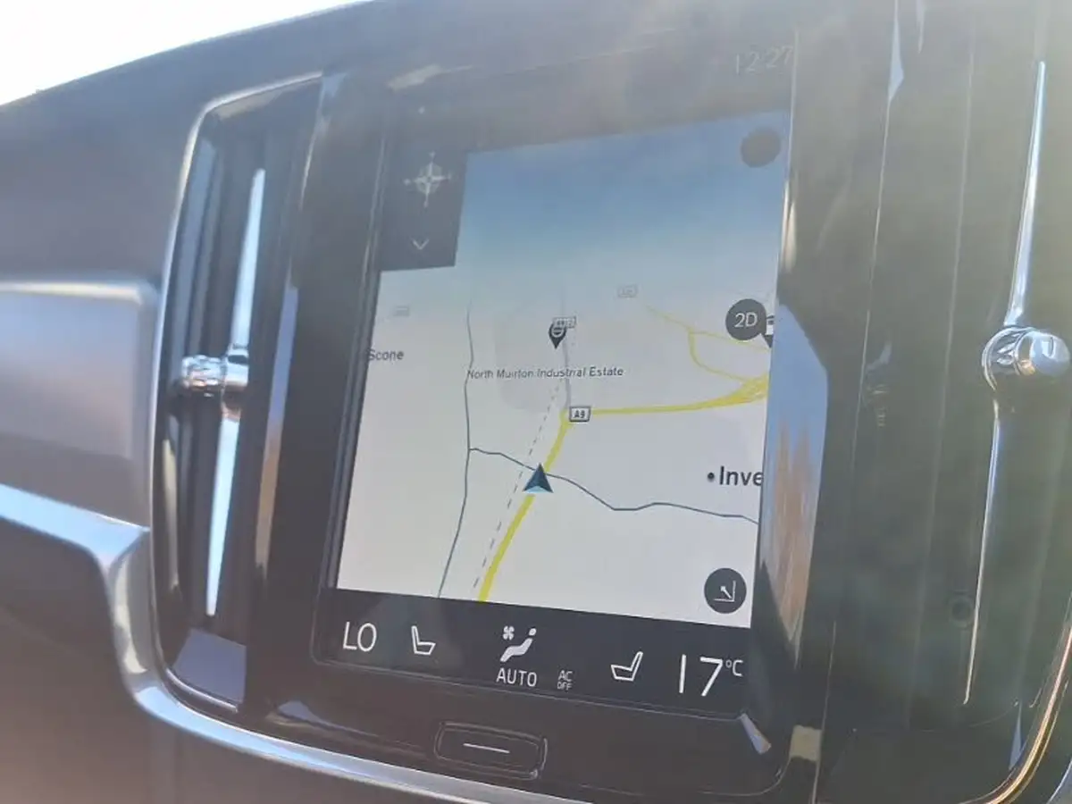 2018-volvo-v90-20td-d4-momentum-big-14