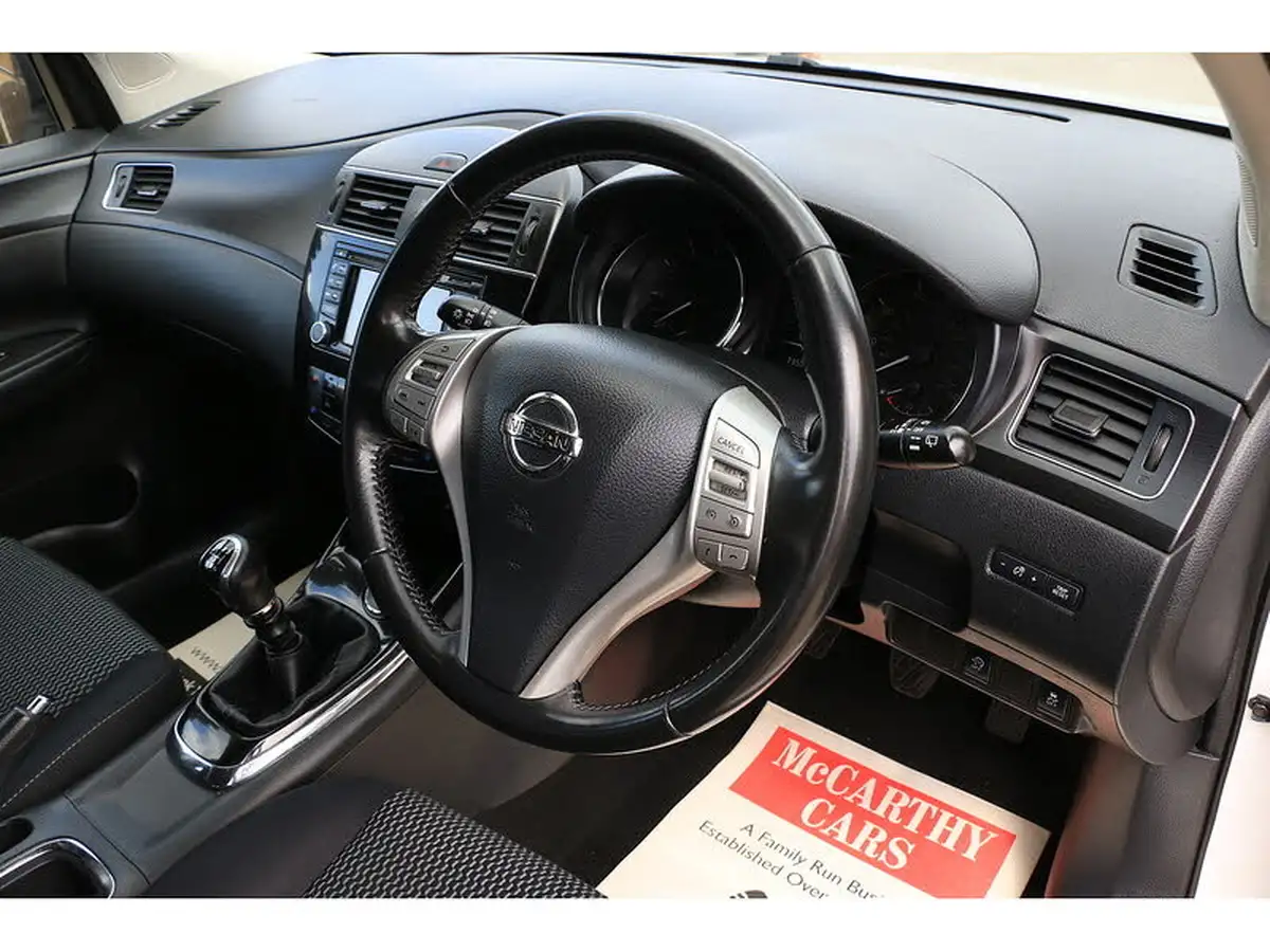 2015-nissan-pulsar-12-n-tec-big-18