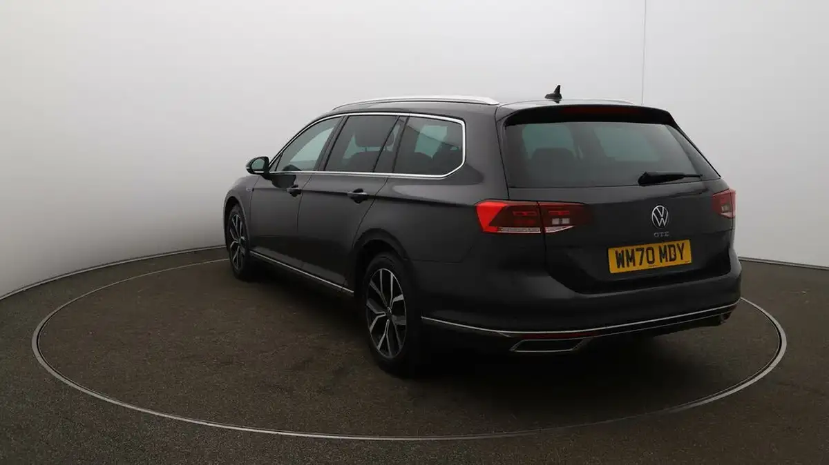 2021-volkswagen-passat-14-tsi-gte-estate-5d-big-53