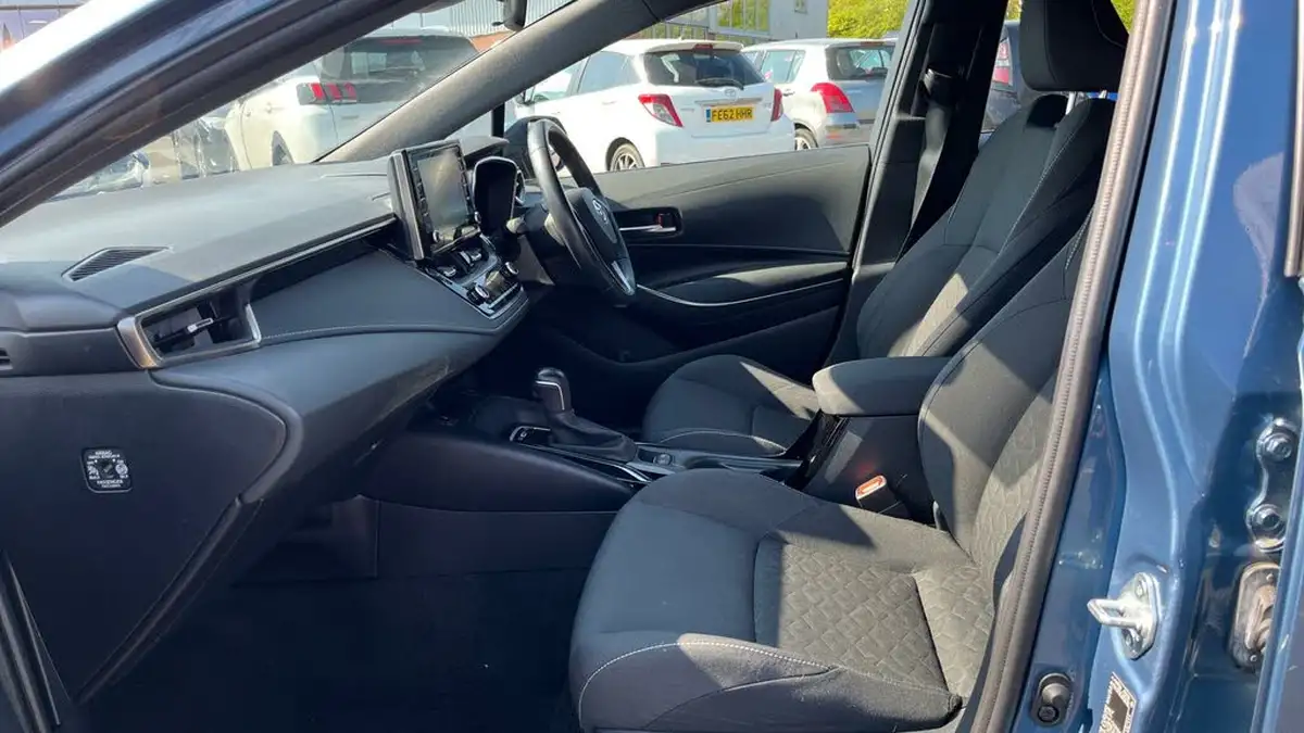 2020-toyota-corolla-18-vvt-i-icon-tech-spare-wheel-hatchback-5d-big-9