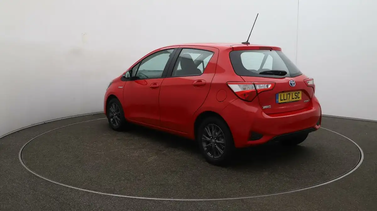2017-toyota-yaris-15-vvt-i-icon-98bhp-hybrid-e-cvt-big-53