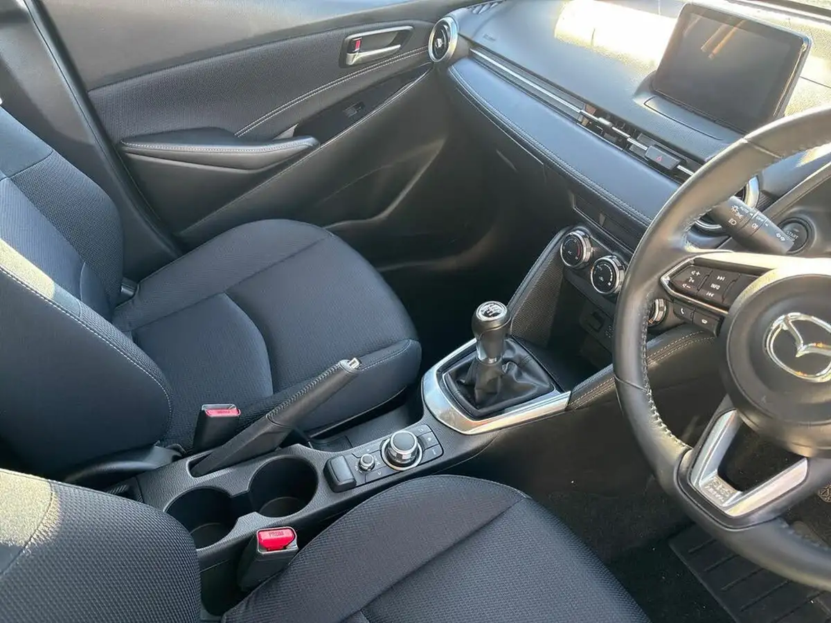 2022-mazda-mazda2-15-e-skyactiv-g-sport-big-26