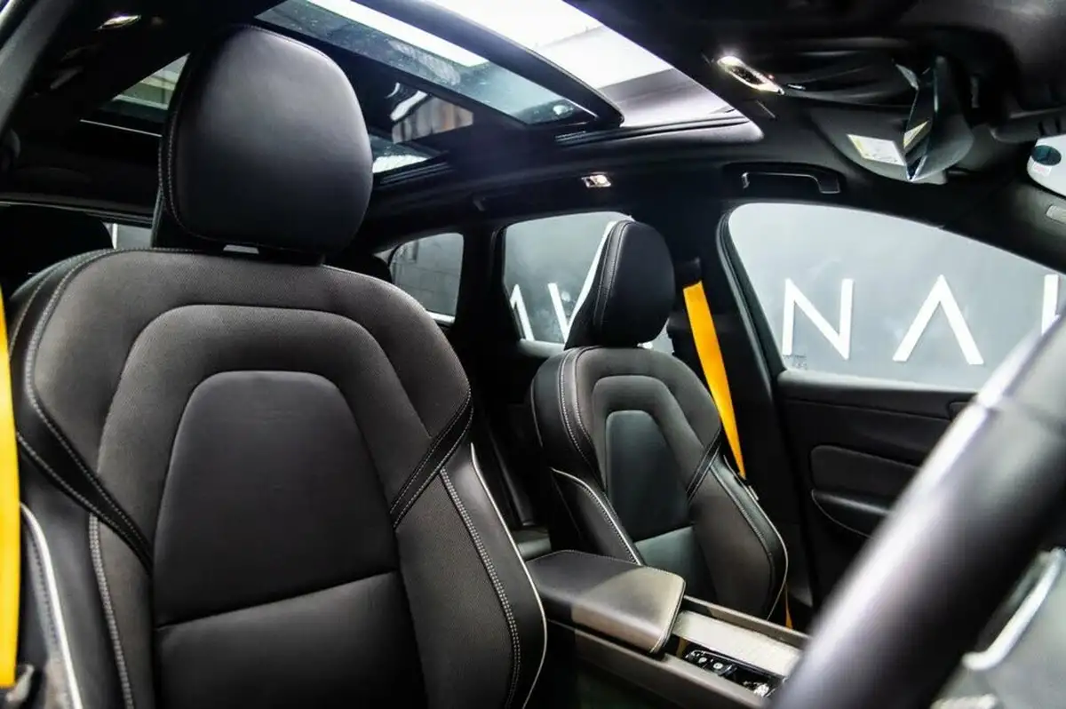 2021-volvo-xc60-20-t8-polestar-engineered-405bhp-twin-engine-big-2