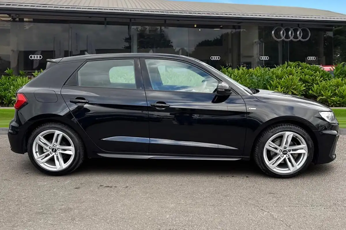 2023-audi-a1-10-30-tfsi-s-line-tronic-big-2