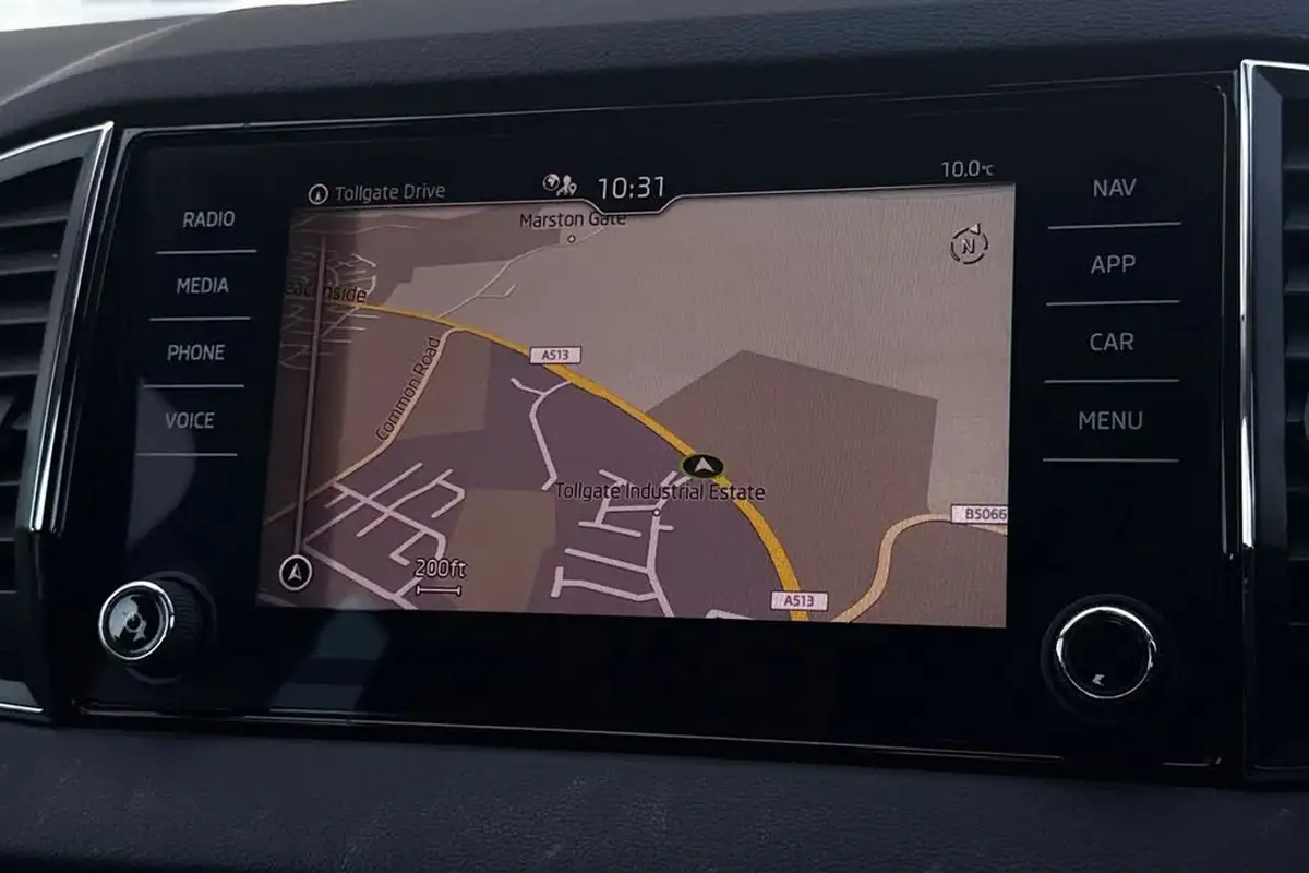 2022-skoda-karoq-15-tsi-se-drive-big-16