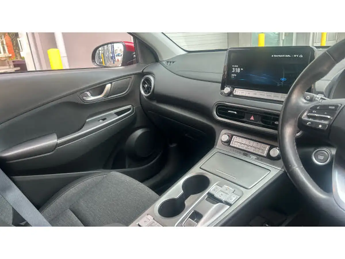 2022-hyundai-kona-e-premium-136ps-39kwh-big-13