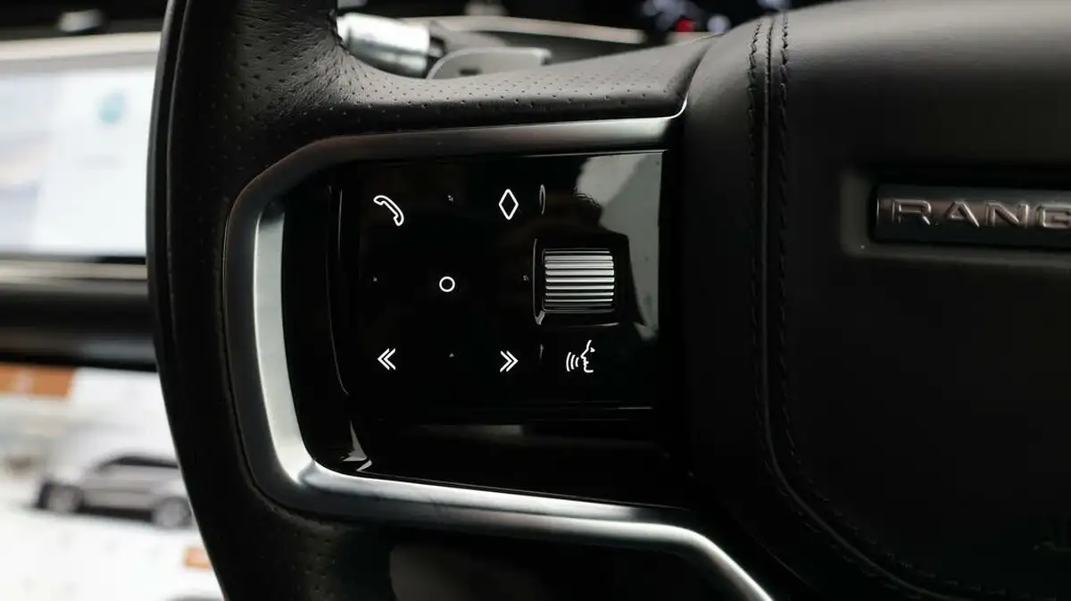 2021-land-rover-range-rover-evoque-20-p250-r-dynamic-hse-big-26
