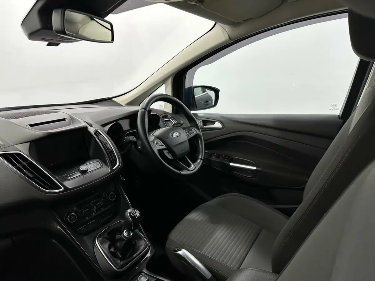 2019-ford-c-max-10t-titanium-125ps-big-25