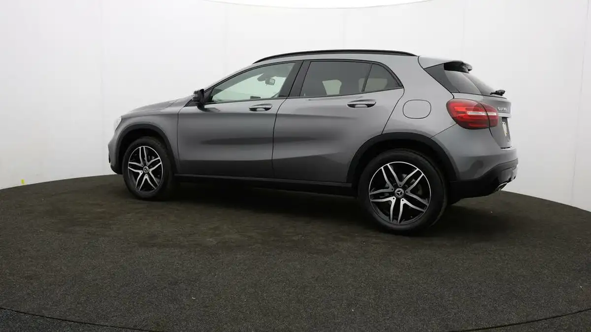 2019-mercedes-benz-gla-class-16-gla-180-urban-edition-ss-big-66