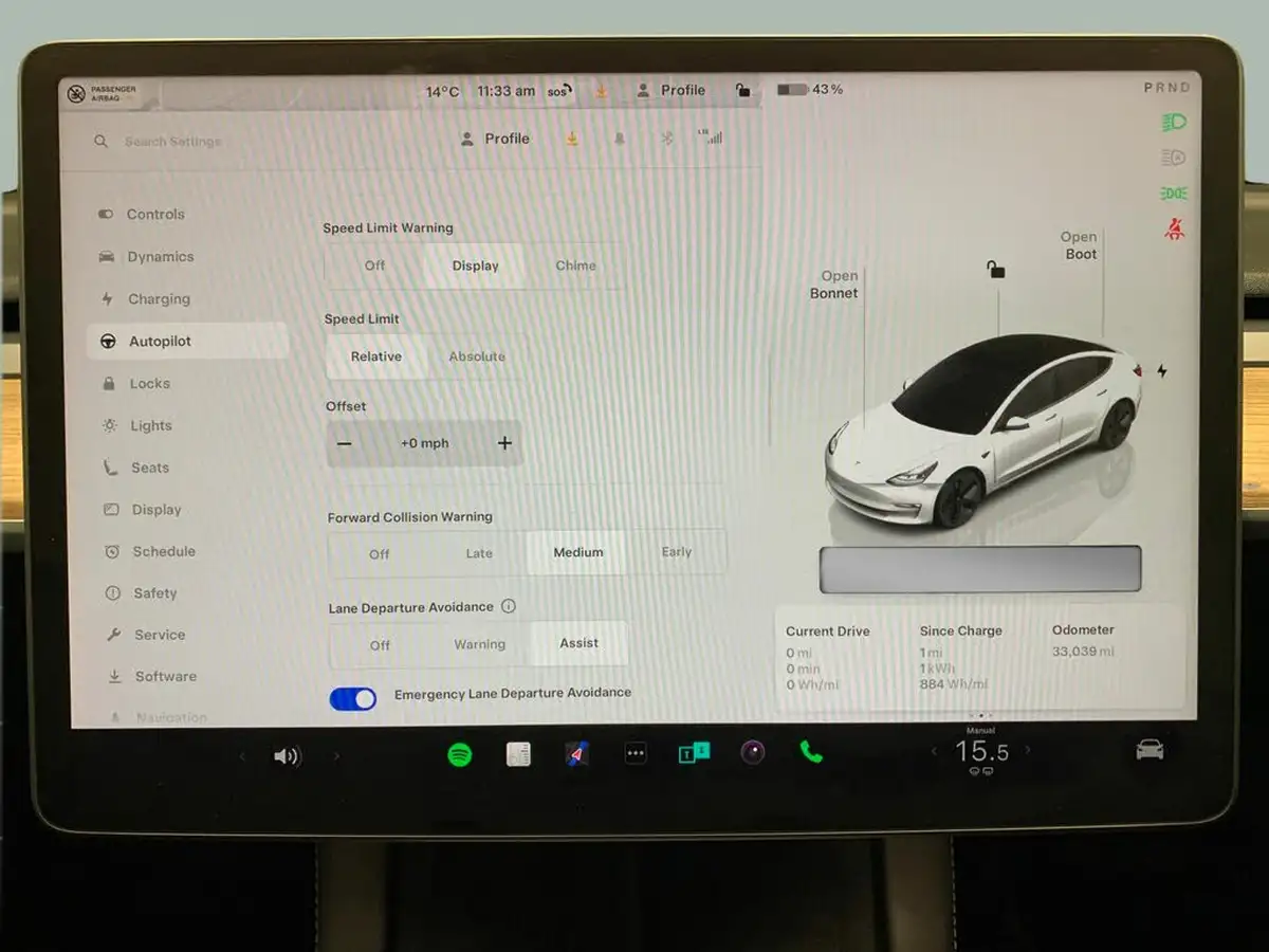 2022-tesla-model-3-e-long-range-big-18