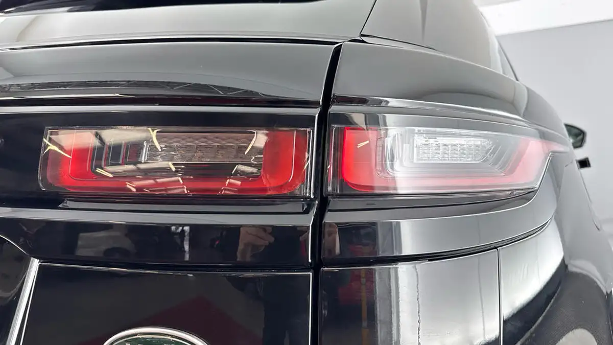 2022-land-rover-range-rover-velar-30-p400-r-dynamic-se-big-27