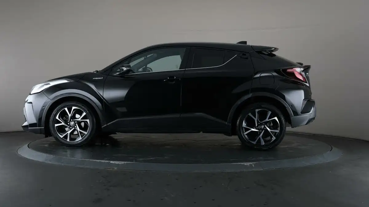 2021-toyota-c-hr-18-vvt-i-design-big-4