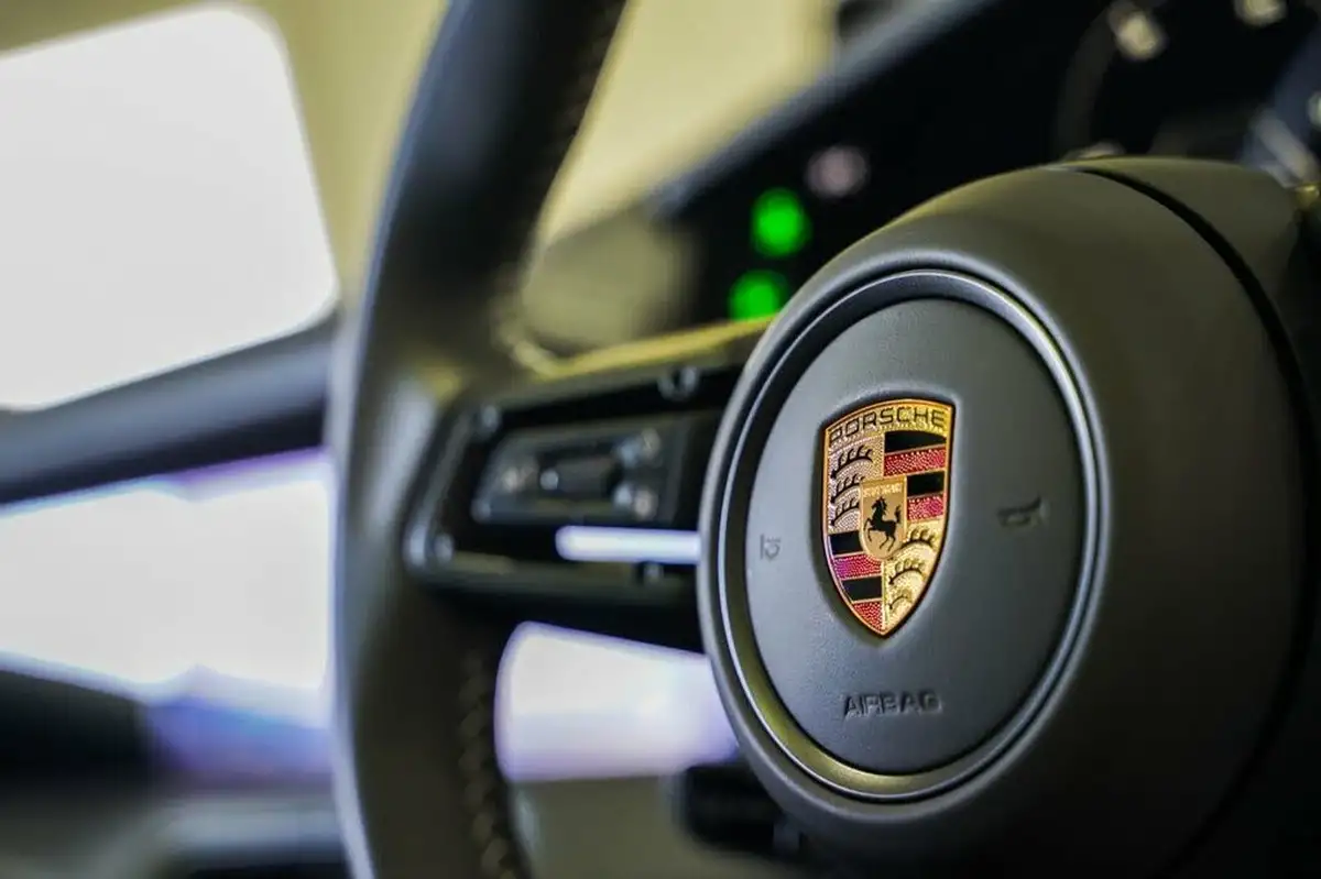 2023-porsche-taycan-e-turbo-s-cross-turismo-big-44