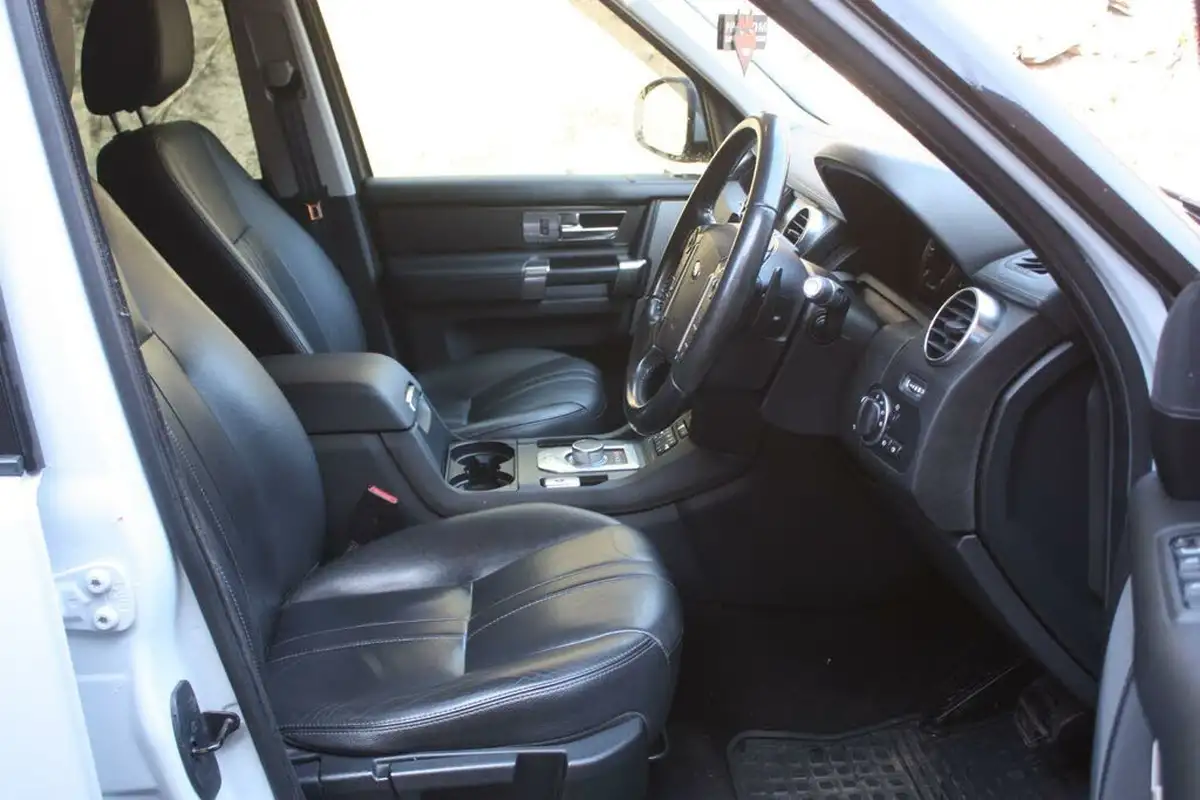 2016-land-rover-discovery-4-30-sd-v6-graphite-big-8