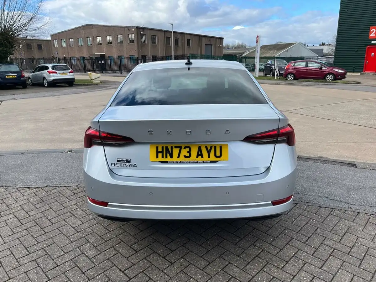 2023-skoda-octavia-20tdi-se-l-150ps-hatchback-dsg-big-4
