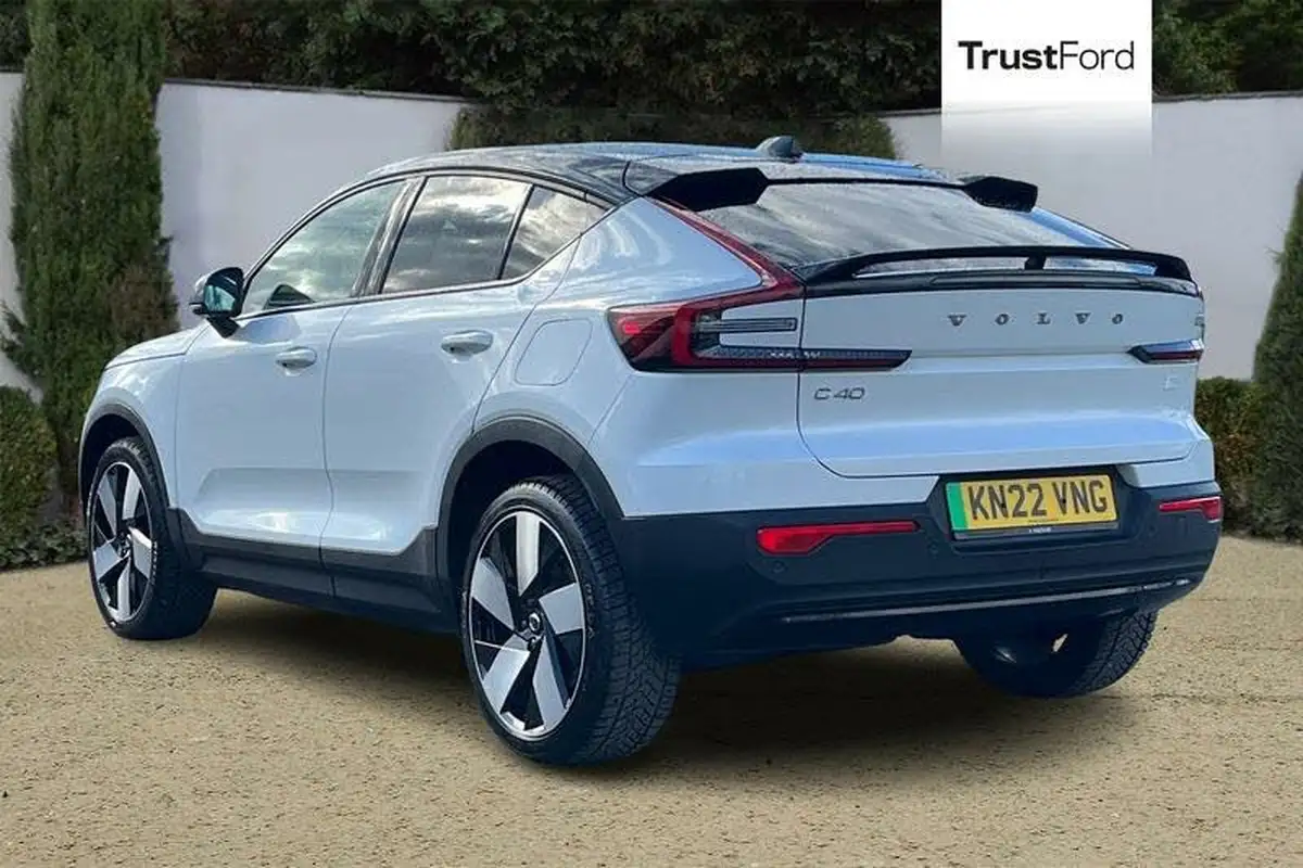 2022-volvo-c40-e-twin-recharge-pro-big-1