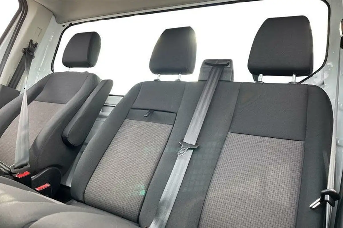 2023-ford-transit-20tdci-350-l2h1-leader-130pseu6dt-rwd-cab-big-10