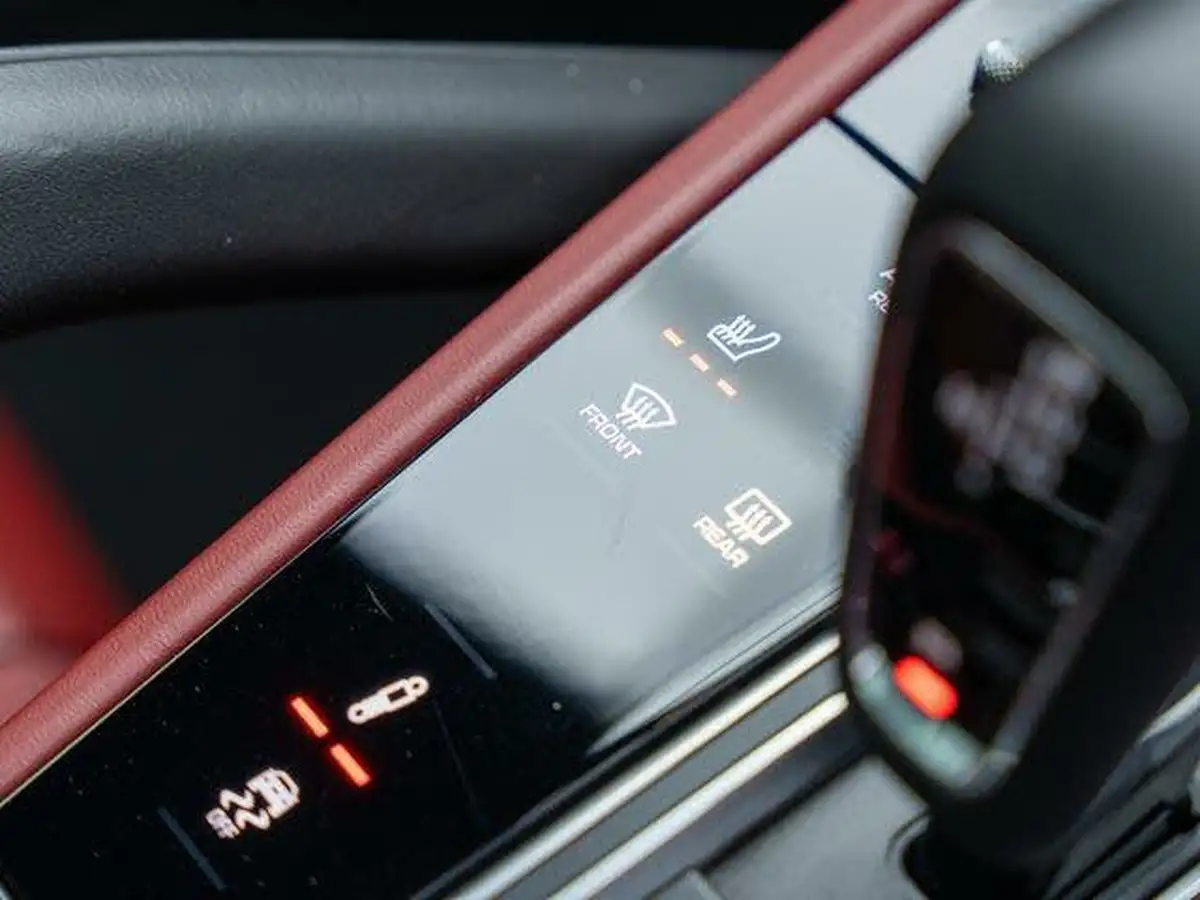 2021-porsche-cayenne-30-v6-coupe-big-29
