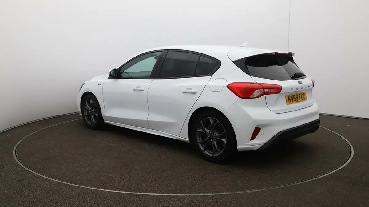 2020-ford-focus-15t-st-line-hatchback-big-53