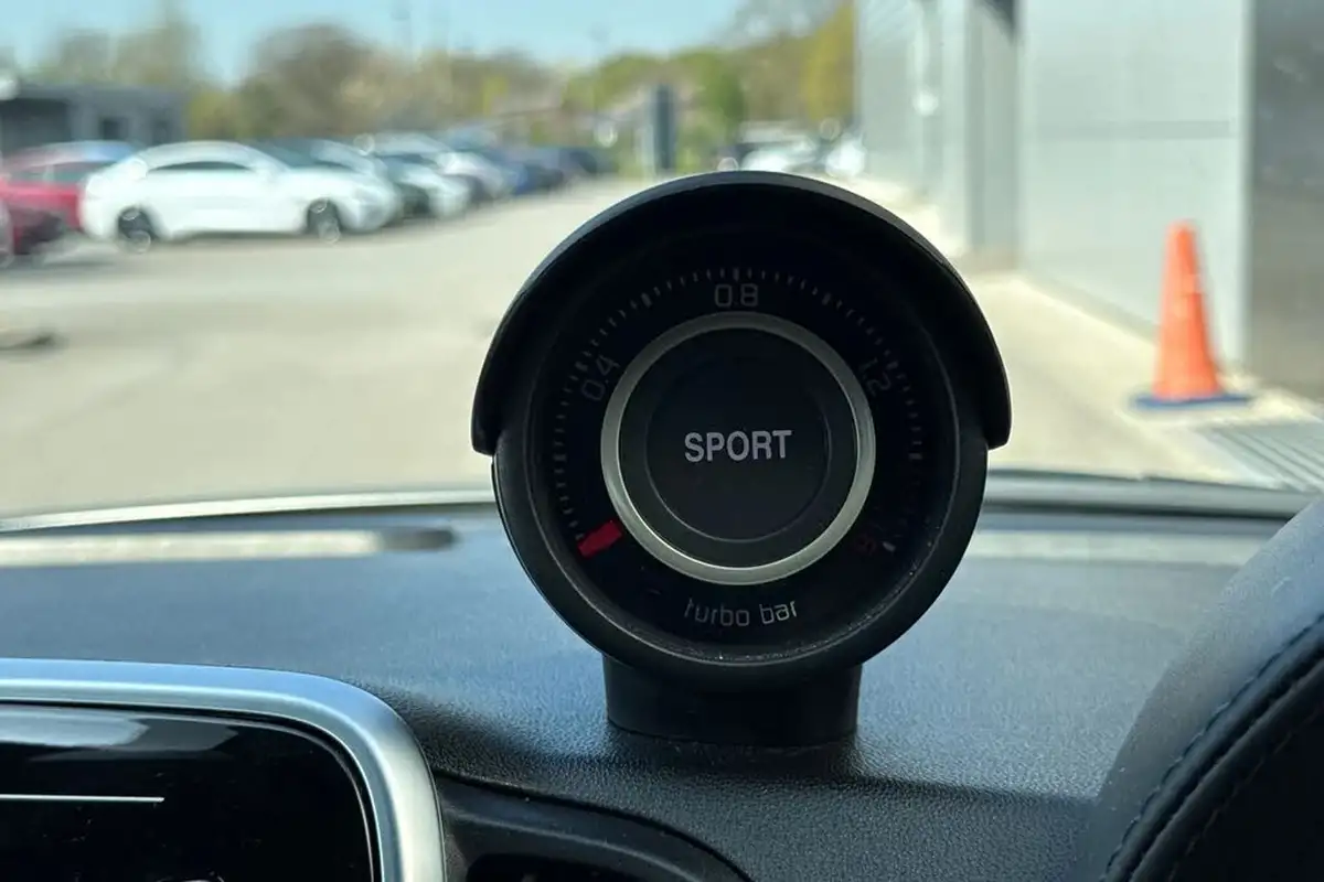 2018-abarth-595-14-tjet-big-35