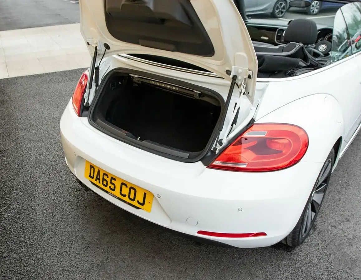 2015-volkswagen-beetle-20tdi-sport-150ps-bmtss-cabriolet-2d-dsg-big-31