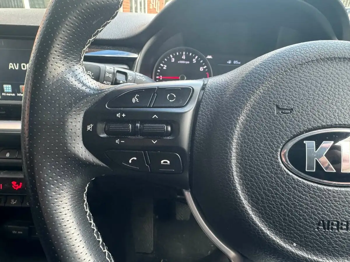 2018-kia-stonic-10-t-gdi-3-big-12