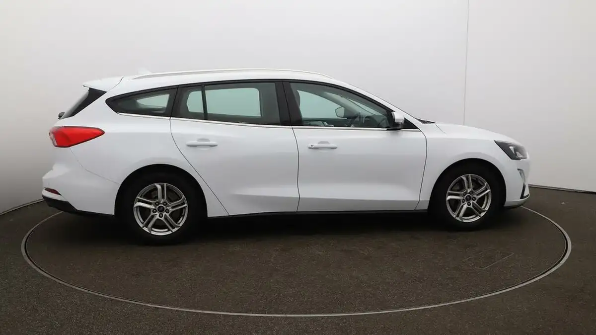 2020-ford-focus-15-zetec-120ps-estate-big-40