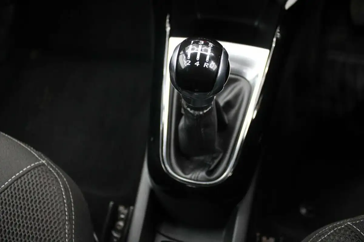 2013-citroen-ds3-16-dstyle-plus-vti-big-19