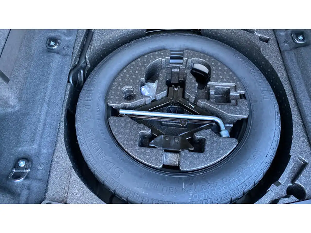 2019-land-rover-range-rover-evoque-20-p300-r-dynamic-hse-big-31