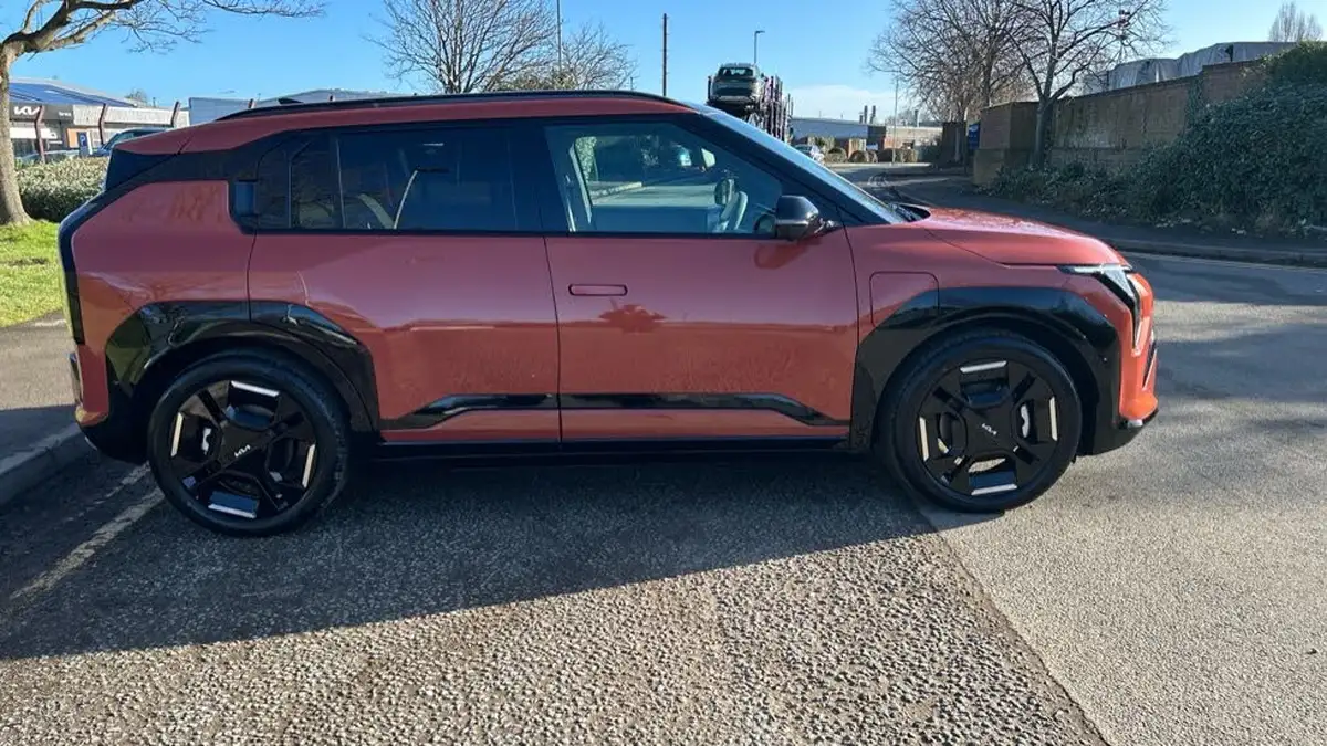 2025-kia-ev3-e-gt-line-s-big-22