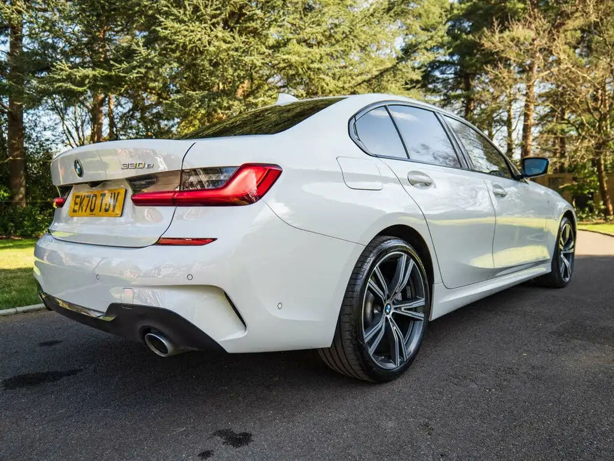 2020-bmw-3-series-20-330e-m-sport-saloon-4d-big-25