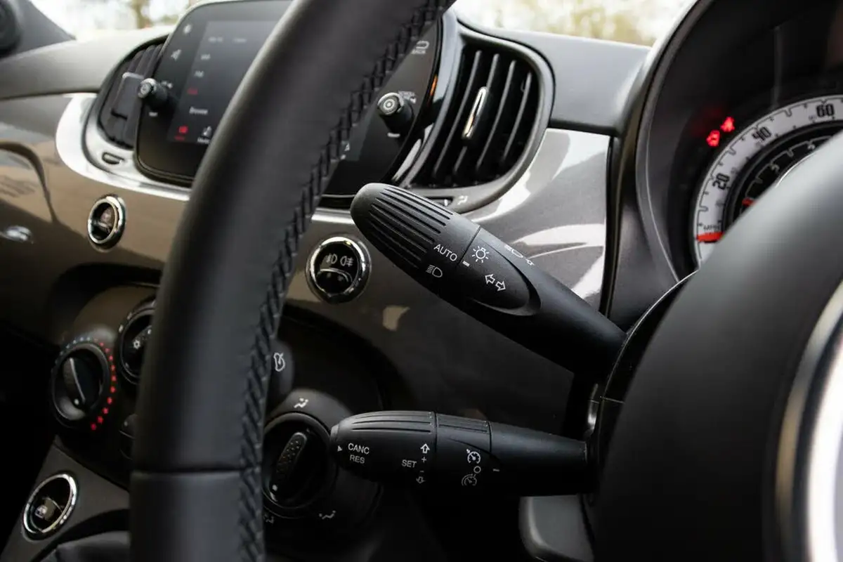2024-fiat-500c-10-big-16