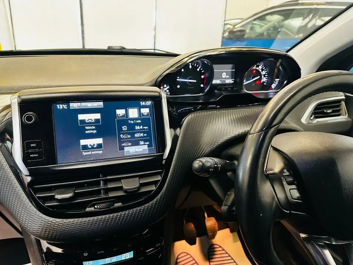 2015-peugeot-2008-crossover-16e-hdi-allure-92bhp-big-50