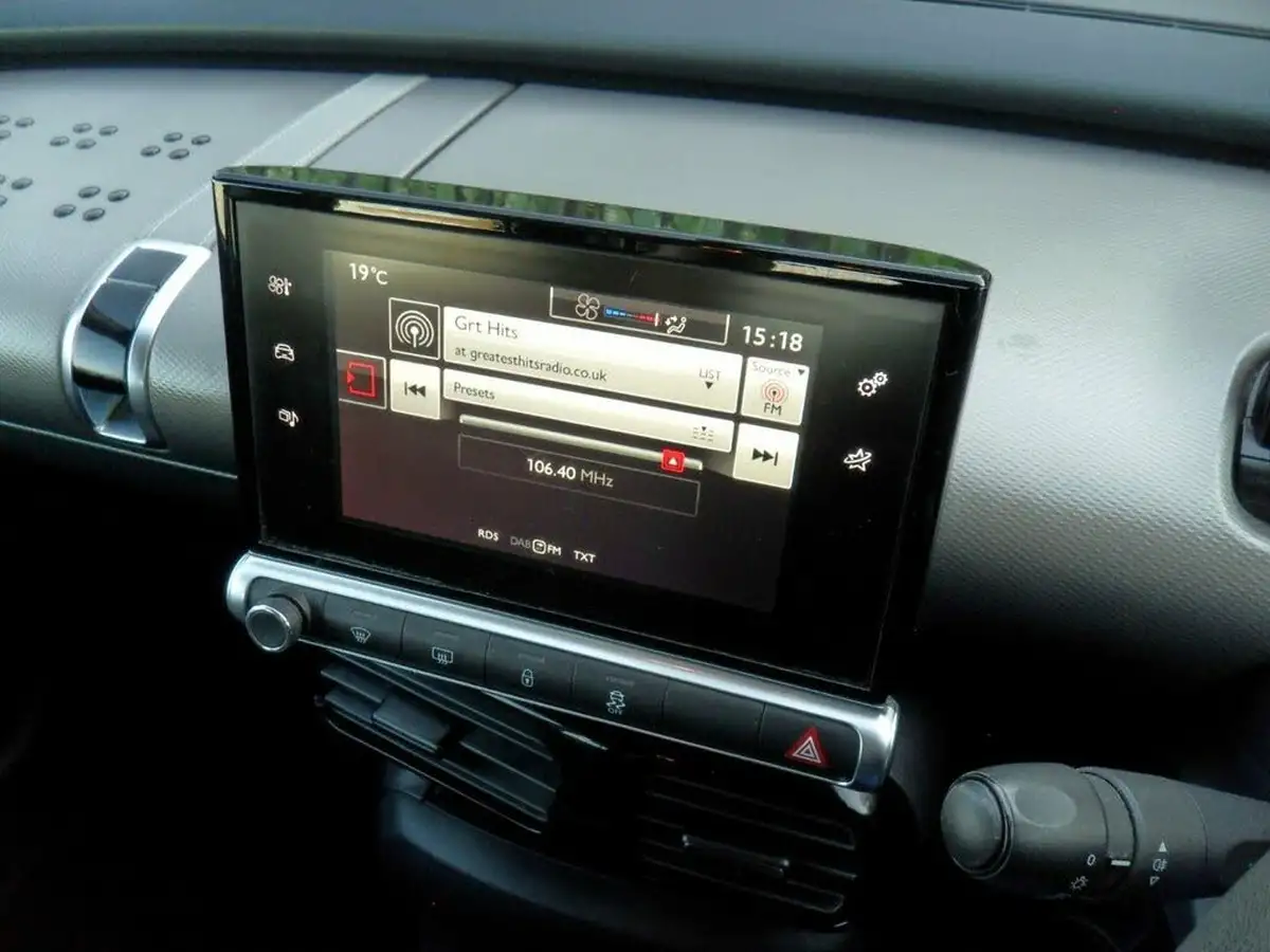 2016-citroen-c4-cactus-12-puretech-touch-big-42