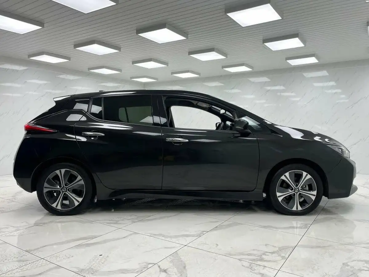 2021-nissan-leaf-e-tekna-big-11