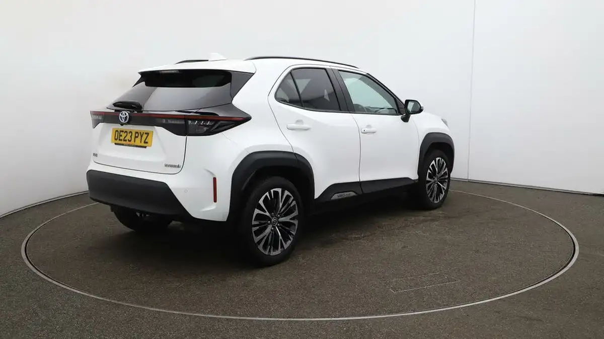 2023-toyota-yaris-cross-15-vvt-i-excel-awd-i-big-7